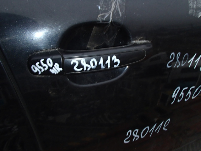 Дверь передняя правая
 Porsche
 Cayenne
 2006 г.в.,
                                 двигатель: 4,5 TT бензин;