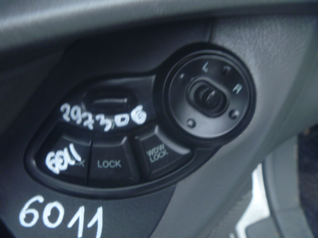 Управление зеркалами
 Hyundai
 Santa Fe
 2000 г.в.,
                                 двигатель: 2,7 бензин;