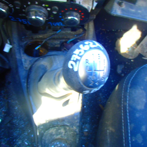 Рычаг переключения КПП / селектор / кулиса КПП
 Renault
 Duster
 2012 г.в.,
                                 двигатель: 1,5 T дизель;
