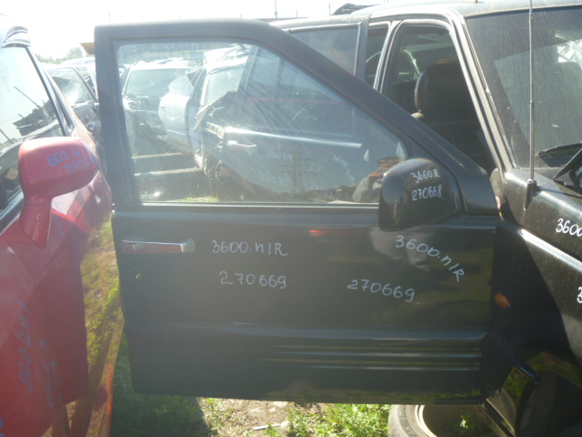 Дверь передняя правая
 Jeep
 Grand Cherokee
 1997 г.в.,
                                 двигатель: 5,2 бензин;