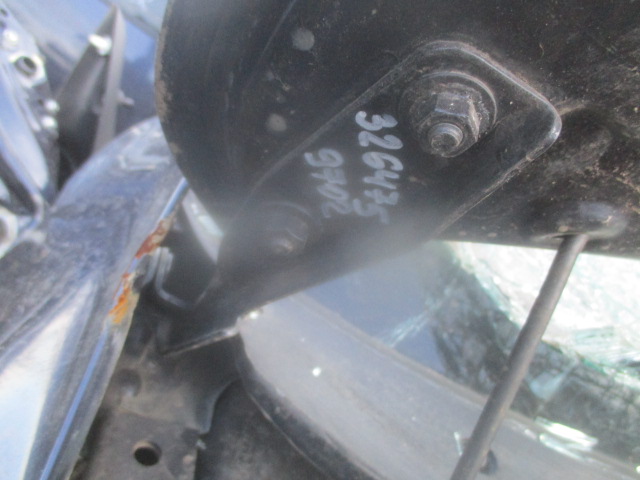 Шарнир капота
 VAZ
 VAZ Lada Kalina
 2014 г.в.,
                                кузов: 2194; двигатель: 1,6 бензин / 21126;