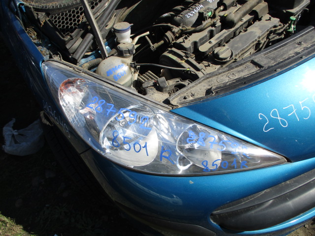Фара правая
 Peugeot
 Peugeot 207
 2009 г.в.,
                                 двигатель: 1,4 бензин;
