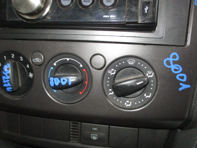 Управление климатической установкой / управление печкой
 Ford
 Focus 2
 2007 г.в.,
                                кузов: Focus 2; двигатель: 1,4 бензин;