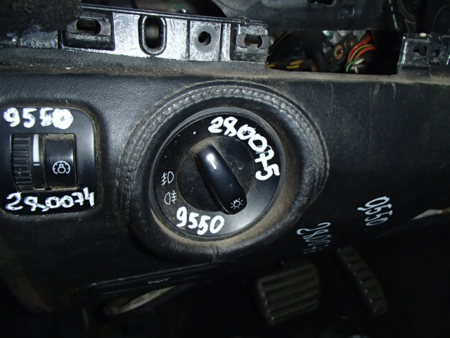 Блок управления светом фар / корректор фар
 Porsche
 Cayenne
 2006 г.в.,
                                 двигатель: 4,5 TT бензин;