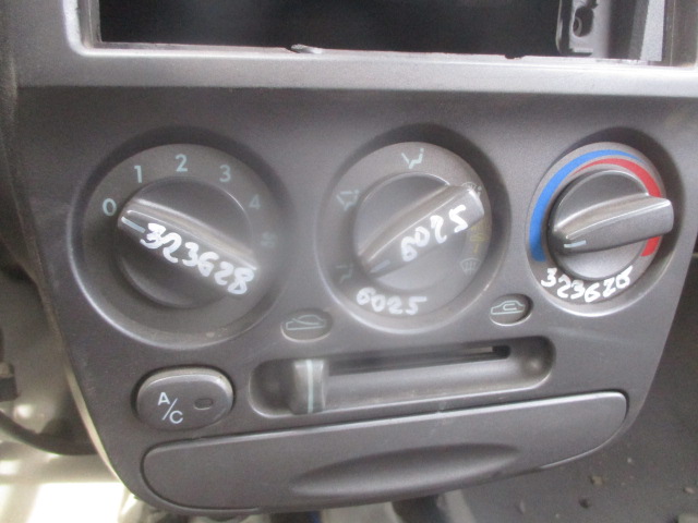 Управление климатической установкой / управление печкой
 Hyundai
 Accent
 2002 г.в.,
                                 двигатель: 1,5 бензин;