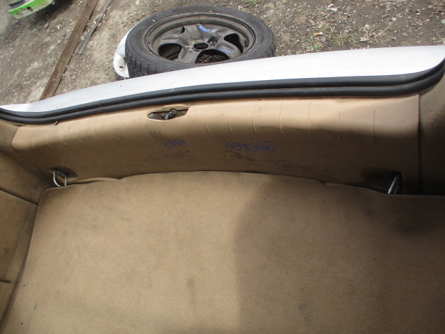 Накладка замка багажника  ( на зеднею панель)
 Opel
 Vectra C
 2006 г.в.,
                                 двигатель: 2,2 бензин;