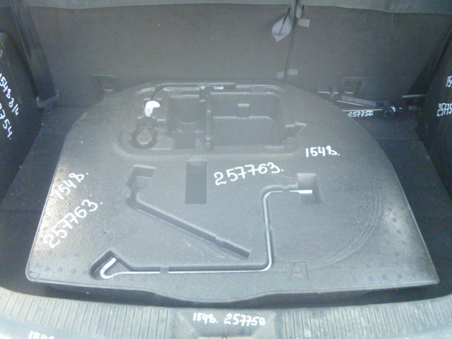 Ящик под инструменты багажного отсека / Бардачок Mazda
 Verisa
 2004 г.в.,
                                кузов: DC5R; двигатель: ZY-VE;