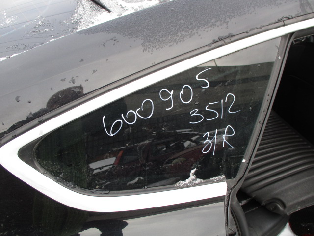 Форточка кузова задняя  правая
 Audi
 Audi A5
 2009 г.в.,
                                кузов: 8TA; двигатель: 2,0 T бензин;