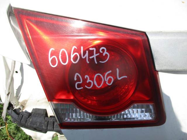 Стоп в крышку багажника  левый
 Chevrolet
 Cruze
 2011 г.в.,
                                кузов: J300; двигатель: F16D3 / 1,6 бензин;