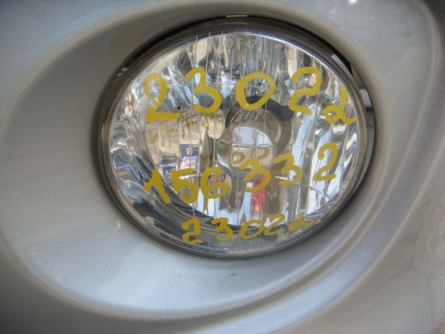 Туманка левая / фара противотуманная
 Daihatsu
 YRV
 2001 г.в.,
                                кузов: M201G; двигатель: K3-VE;