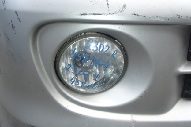 Туманка правая / фара противотуманная
 Daihatsu
 YRV
 2002 г.в.,
                                кузов: M201G; двигатель: K3-VE;
